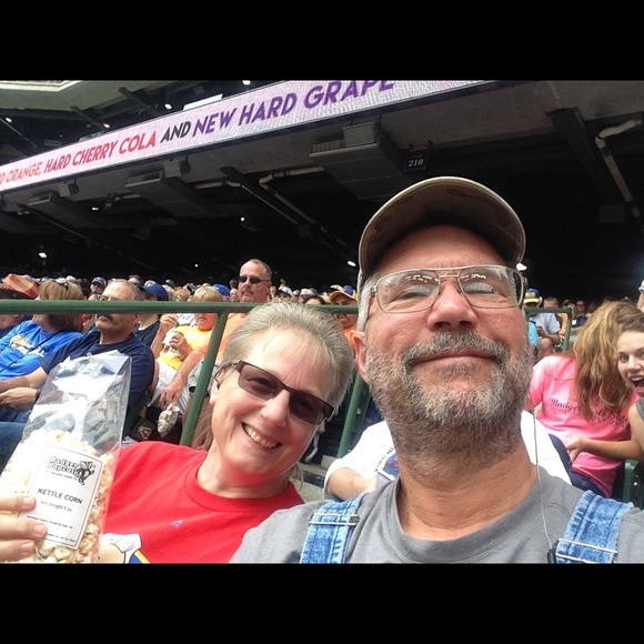 Meet Your Posher - Picture 5 of 8